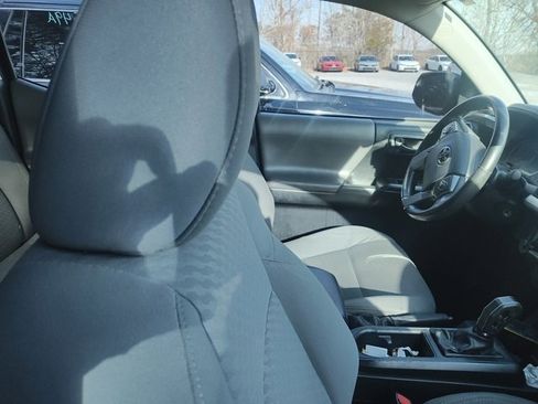 Used 2022 Toyota Tacoma SR5 image 5