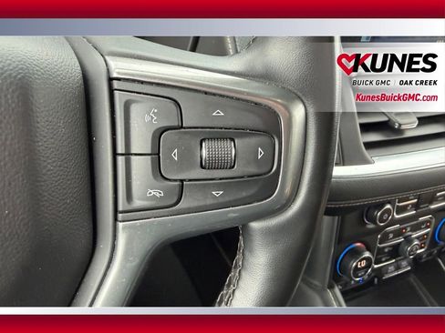 Used 2023 Chevrolet Suburban Premier AWD/4WD image 18