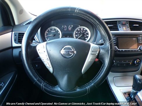 Used 2015 Nissan Sentra SV FWD image 29