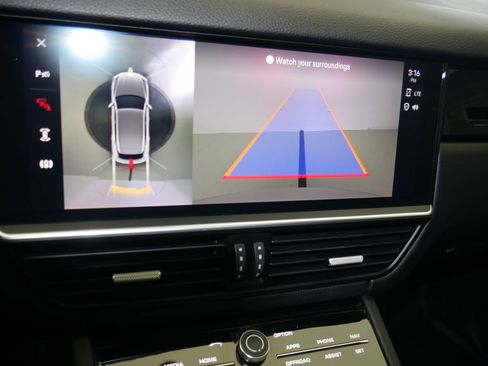 Certified 2023 Porsche Cayenne AWD/4WD image 40