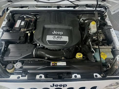 Used 2013 Jeep Wrangler Unlimited Sport AWD/4WD image 28
