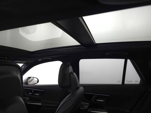 Used 2024 Mercedes-Benz GLC 300 4MATIC w/ Driver Assistance Package image 27