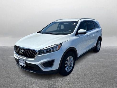 Used 2017 Kia Sorento FWD w/ LX Convenience Package image 1