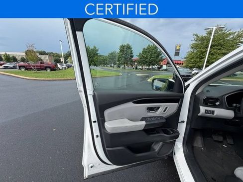 Used 2024 Honda Pilot Touring image 26