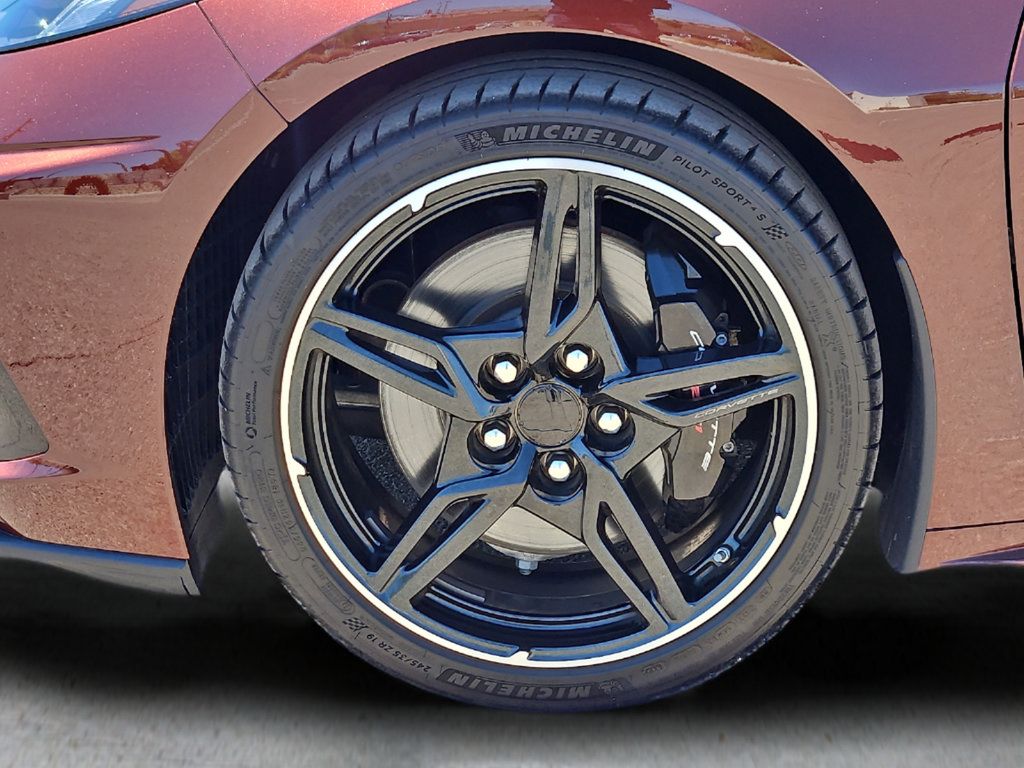 Used 2022 Chevrolet Corvette Stingray Premium Conv w/ Z51 Performance Package RWD image 10