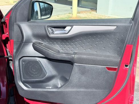 Used 2020 Ford Escape SE image 27