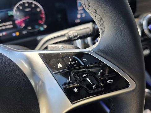 New 2026 Mercedes-Benz GLB 250 image 10