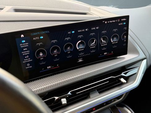 Certified 2023 BMW XM AWD/4WD image 26