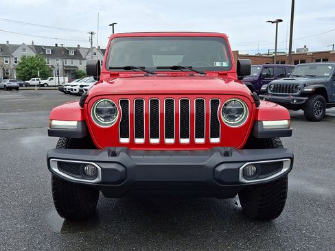 Used 2019 Jeep Wrangler Unlimited Sahara AWD/4WD image 2