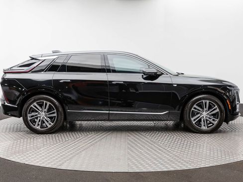 Used 2024 Cadillac Lyriq Luxury image 9