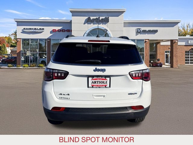 Used 2024 Jeep Compass Latitude AWD/4WD image 6