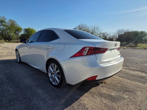 Used 2016 Lexus IS 200t image 4