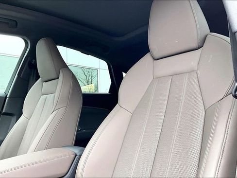 Used 2025 Audi Q5 Premium Plus w/ Premium Plus image 17