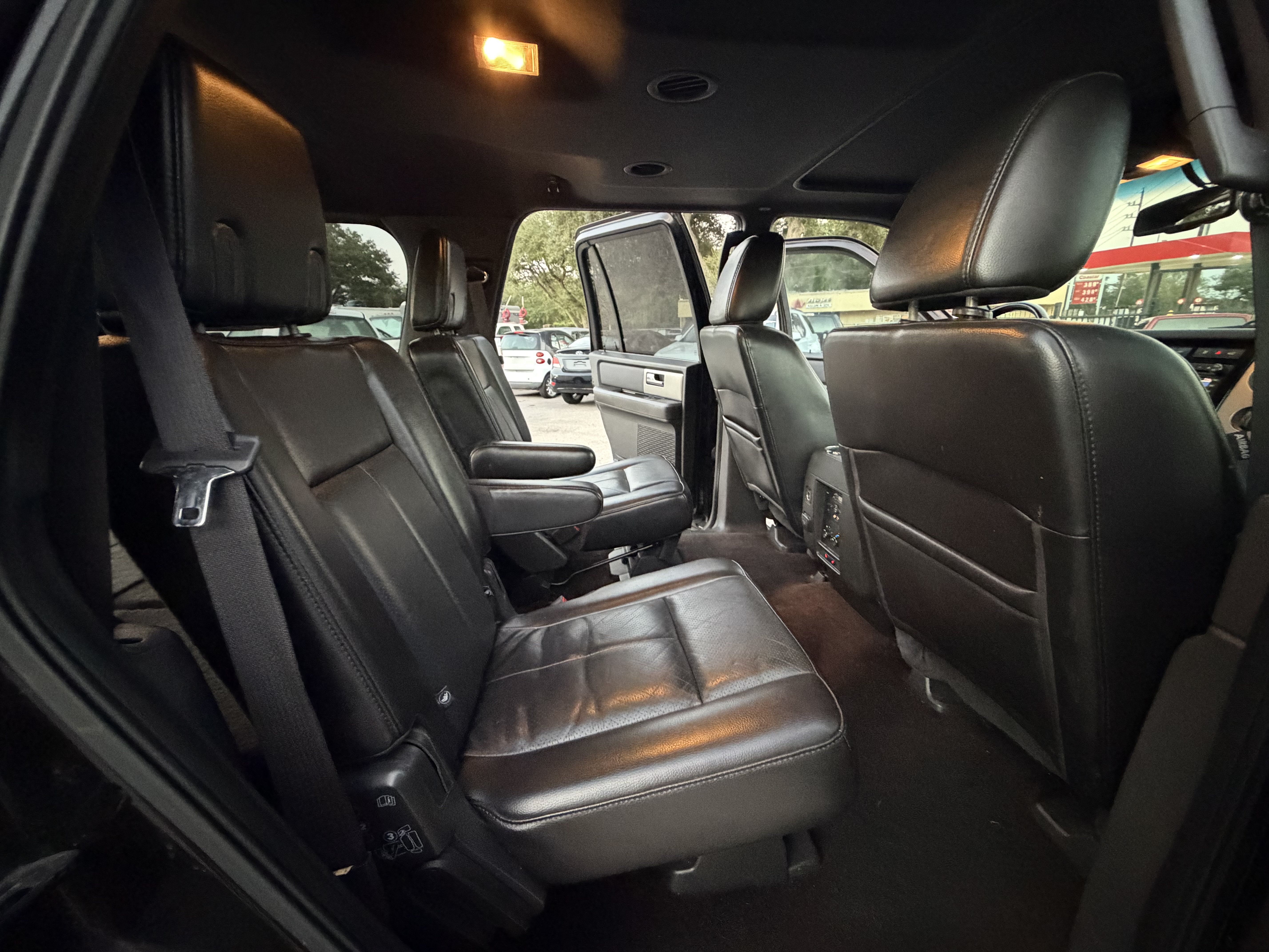 Used 2013 Ford Expedition Limited RWD image 14
