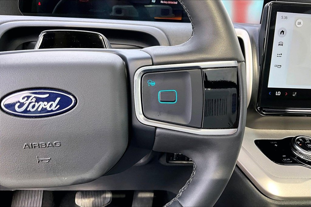 Certified 2025 Ford Expedition Active AWD/4WD image 18