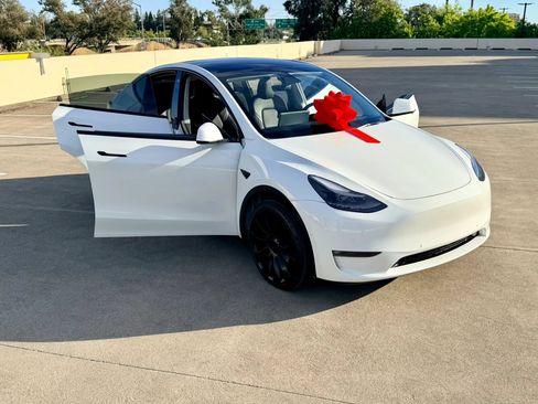 Used 2022 Tesla Model Y Performance AWD/4WD image 31