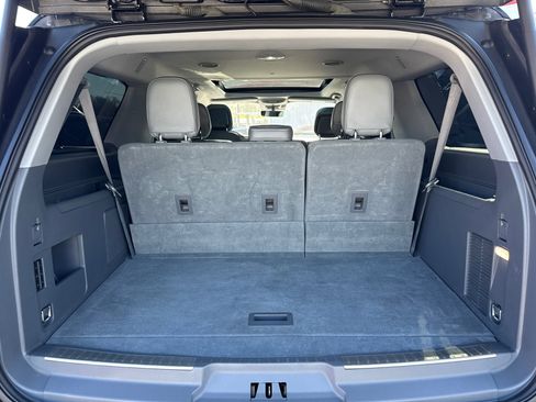 Used 2018 Lincoln Navigator L Select w/ Technology Package image 20