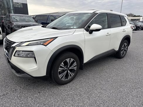 Certified 2022 Nissan Rogue SV image 7