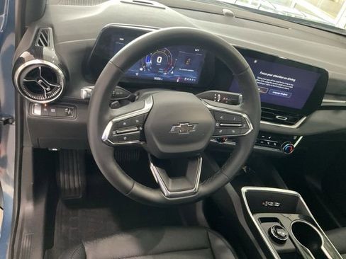Used 2026 Chevrolet Equinox LT w/ Convenience Package II FWD image 6