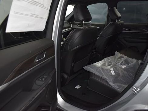 New 2026 Jeep Grand Cherokee Altitude AWD/4WD image 29