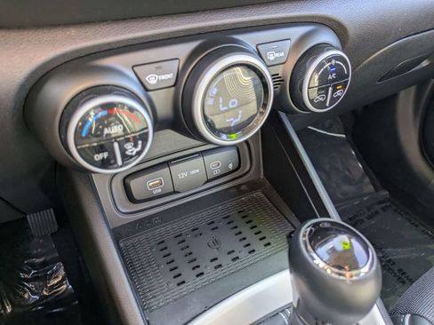 Certified 2025 Hyundai Venue Limited image 23