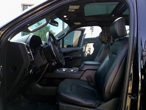 Used 2018 Ford Expedition Limited AWD/4WD image 8