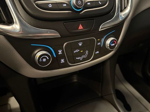 Used 2021 Chevrolet Equinox LS w/ LS Convenience Package FWD image 14