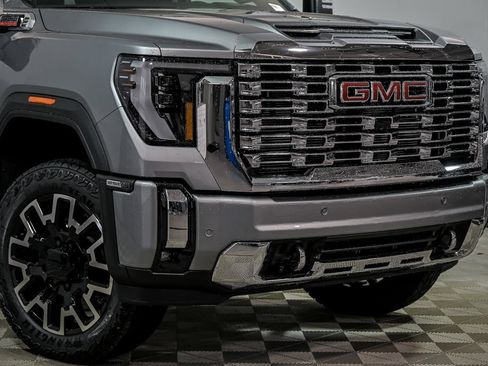 New 2026 GMC Sierra 2500 Denali w/ Denali Reserve Package AWD/4WD image 2