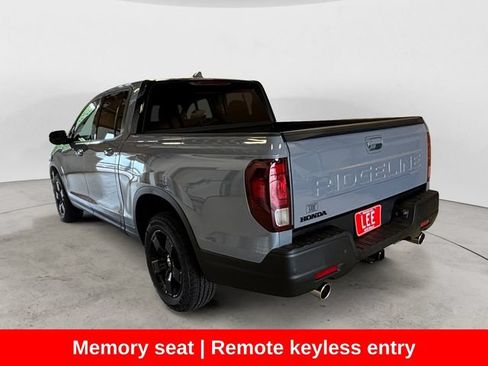 New 2026 Honda Ridgeline Black Edition image 3