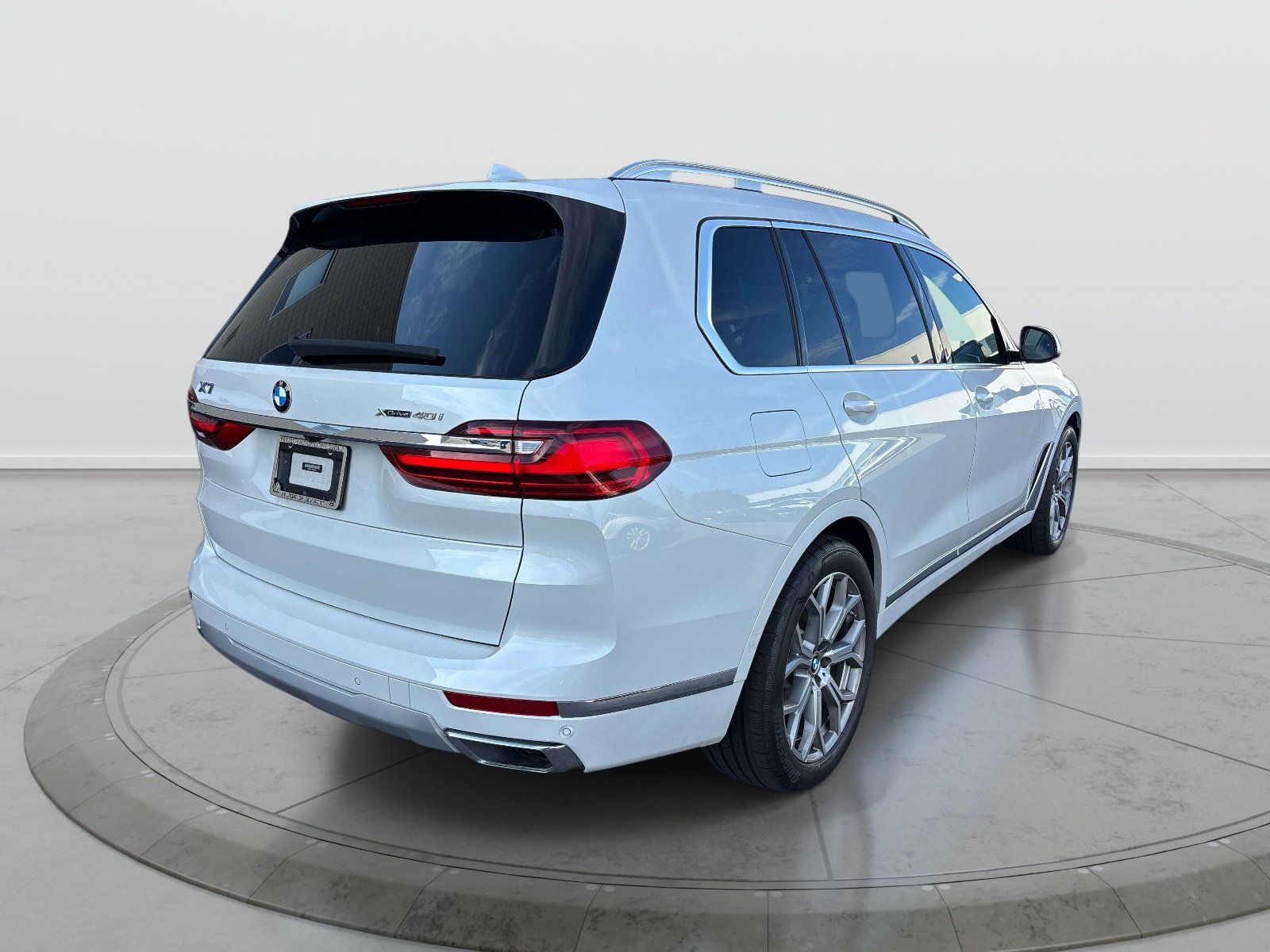 Used 2022 BMW X7 xDrive40i w/ Premium Package AWD/4WD image 5