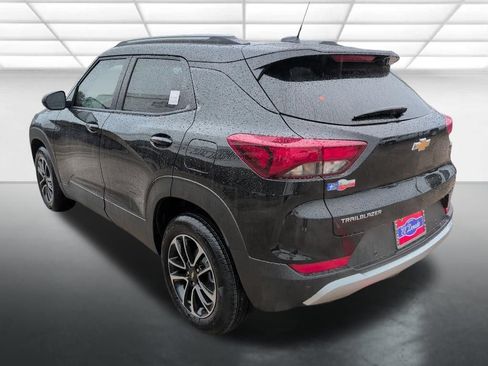New 2026 Chevrolet TrailBlazer LT w/ Convenience Package FWD image 2
