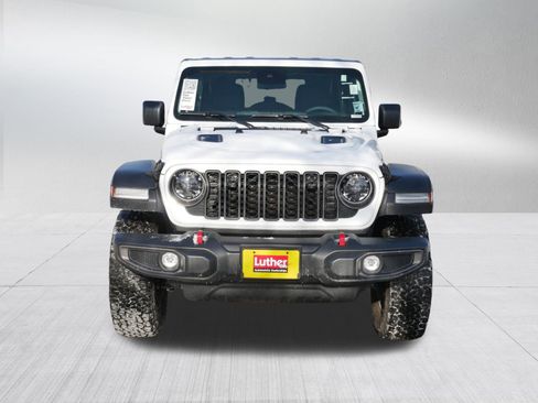 Used 2024 Jeep Wrangler Unlimited Rubicon image 2