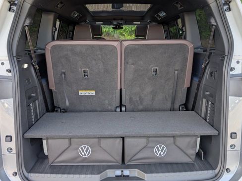 Used 2025 Volkswagen ID. Buzz Pro S Plus RWD image 7
