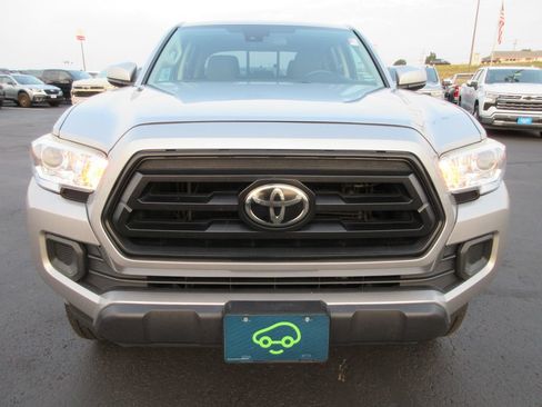 Used 2020 Toyota Tacoma SR AWD/4WD image 8
