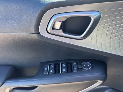 New 2025 Kia Soul LX w/ LX Technology Package image 8