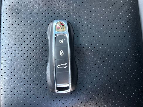 Used 2019 Porsche Cayenne image 34