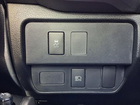 Used 2021 Toyota Tacoma SR5 w/ SR5 Appearance Package (SM) image 23