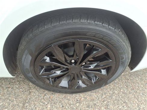 Used 2023 Chevrolet Malibu LT image 15