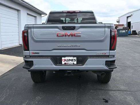 Used 2025 GMC Sierra 3500 AT4 w/ Technology Package image 8