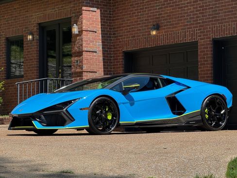 Used 2024 Lamborghini Revuelto AWD/4WD image 3