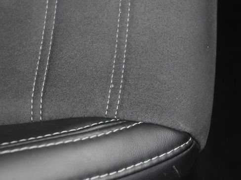 Used 2024 Mitsubishi Outlander SE image 31