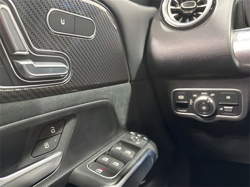 Used 2025 Mercedes-Benz GLB 35 AMG 4MATIC image 16