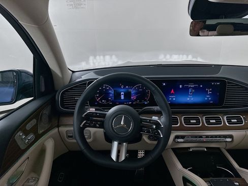 Used 2026 Mercedes-Benz GLS 450 4MATIC image 30