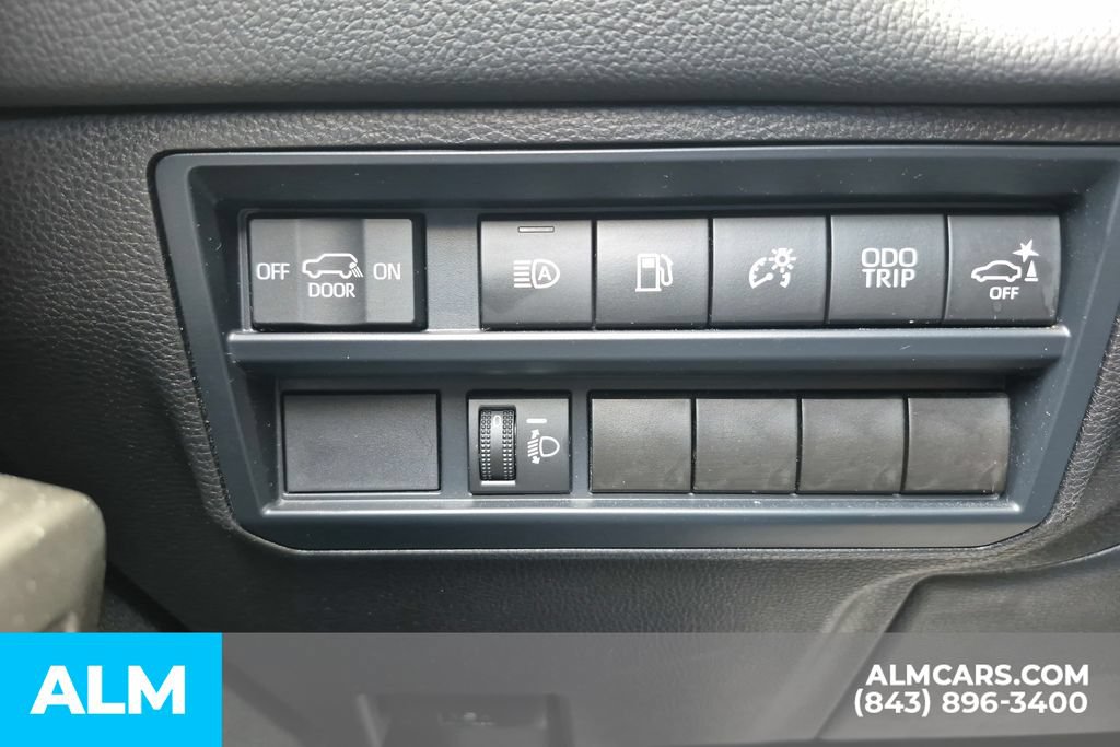 Used 2025 Toyota Sequoia SR5 AWD/4WD image 33