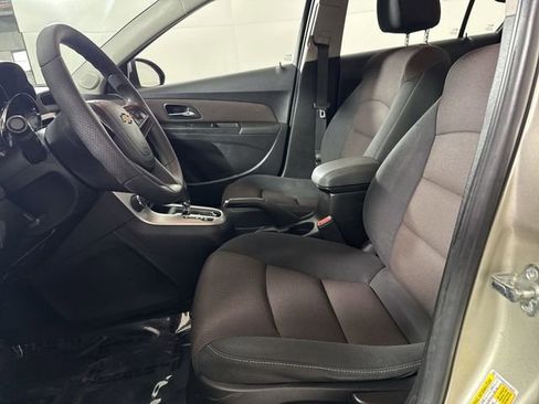 Used 2016 Chevrolet Cruze LT w/ RS Package image 4