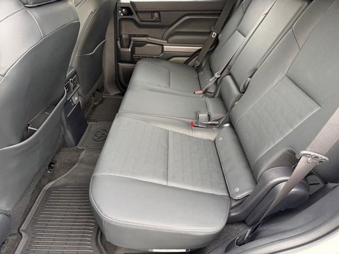 Used 2025 Toyota 4Runner TRD Off-Road Premium image 12