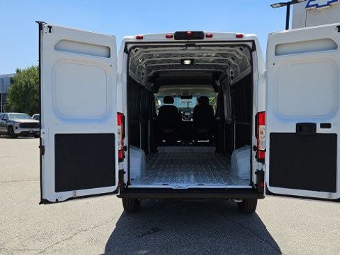 Used 2026 RAM ProMaster 2500 w/ Convenience Group FWD image 24