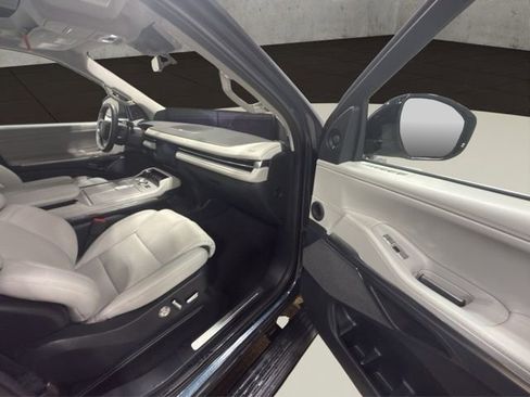 Used 2025 Lincoln Navigator Reserve image 20