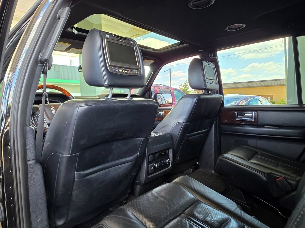 Used 2015 Lincoln Navigator 4WD image 21
