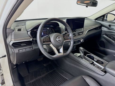 Used 2024 Nissan Altima 2.5 SL FWD image 25